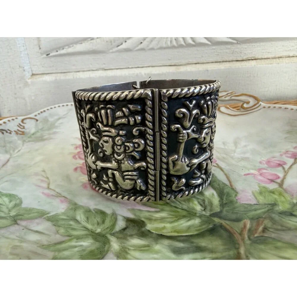 Vintage 60's Mexico 925 Sterling Wide Link Bracelet Aztec Warrior Repousse 68.6g
